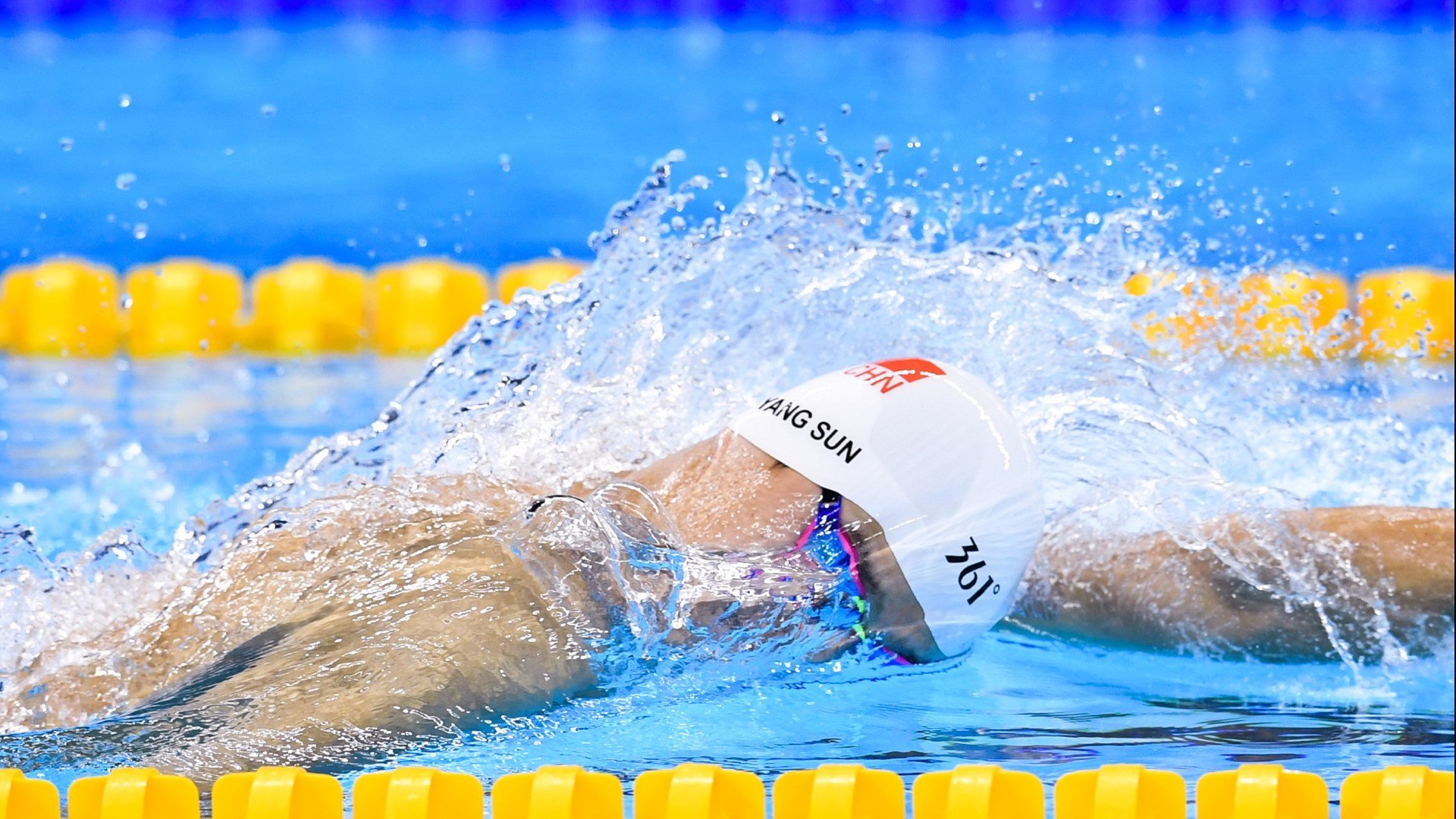 Kós胜出200IM，为匈牙利拿下金牌，匈牙利 冠军